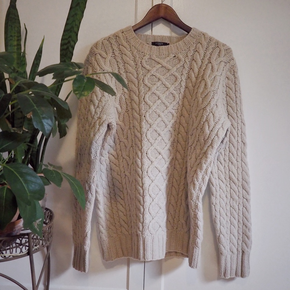 J Crew cream colored lambs wool cable knit fisherman’s sweater. Women’s large.